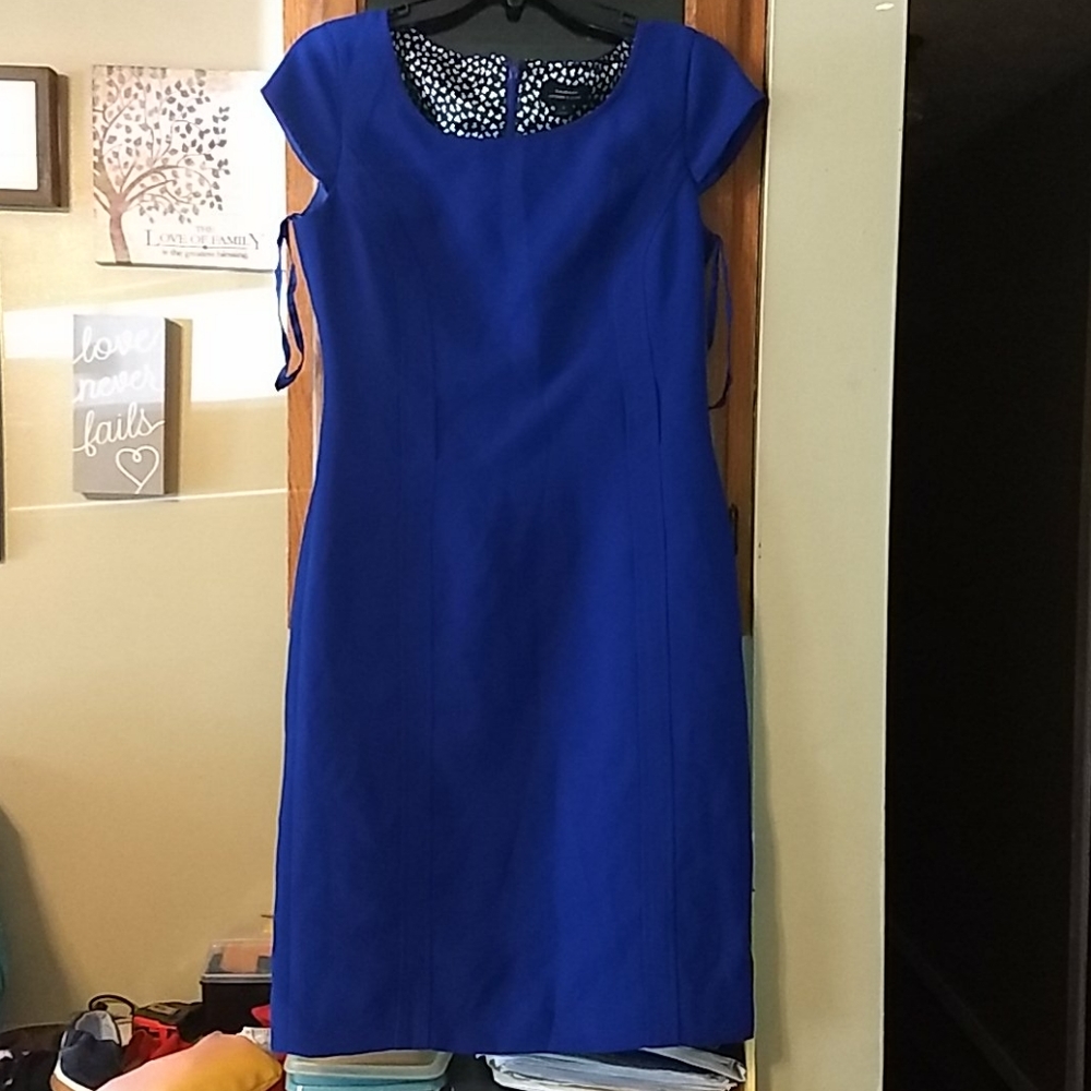 Tahari by Arthur S. Levine body-con dress size 2